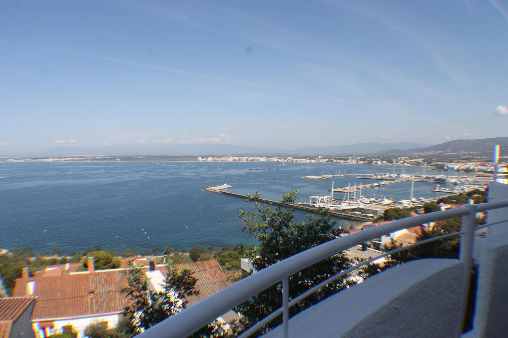 Agi Castell Mar Apartman Roses Kültér fotó