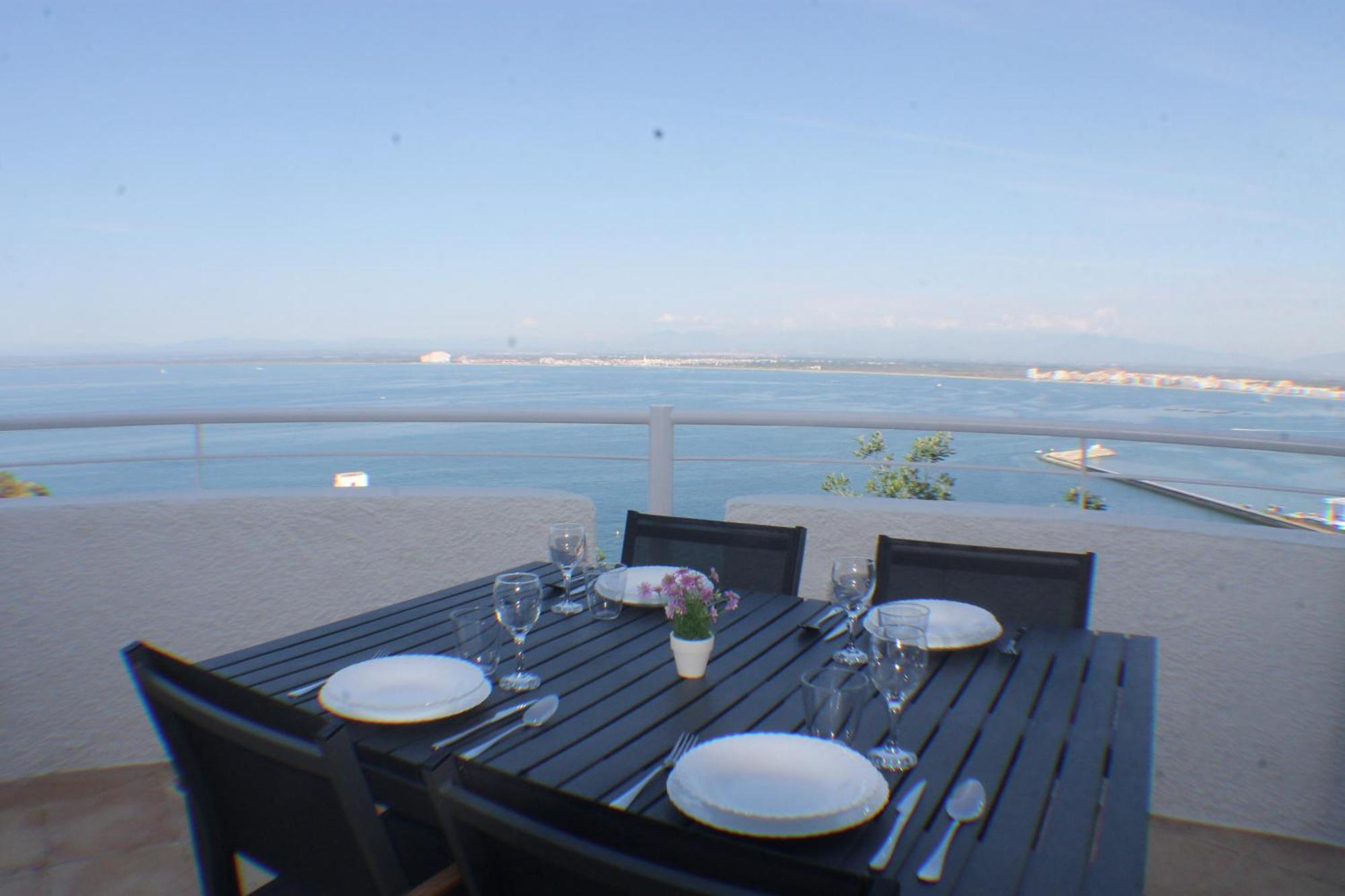 Agi Castell Mar Apartman Roses Kültér fotó
